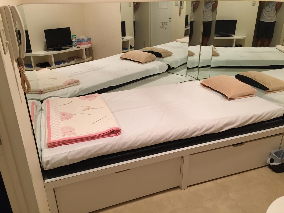 Kinshicho Paris (adults Only)